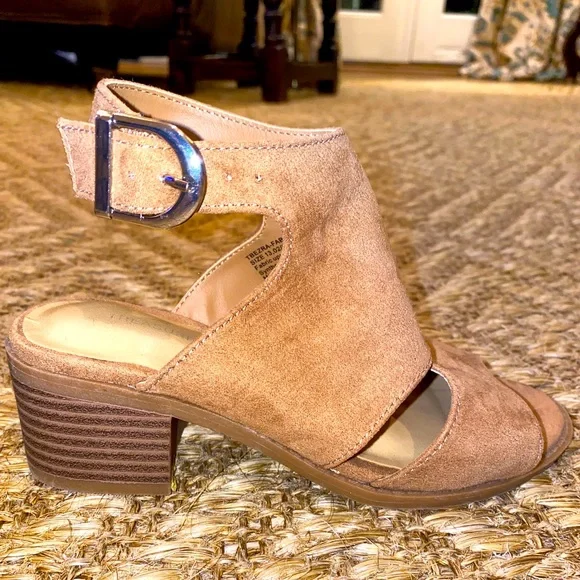 Treasure & Bond Chestnut Block Heel Sandal - Picture 4 of 6